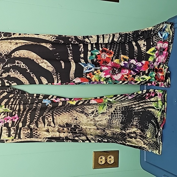 Gaucho pants silky with flowers - Picture 2 of 5